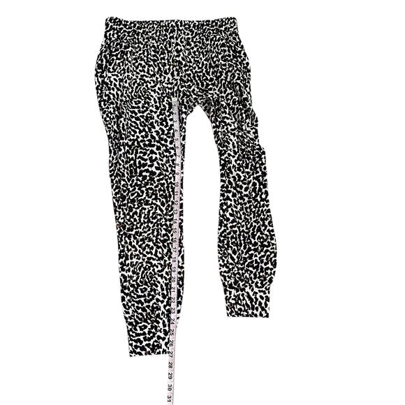 Cabi Pivot Spotted Jogger Pants Women S Animal Print Lounge Casual Travel 5680 - Picture 5 of 8